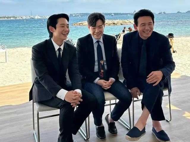 영화 '베테랑 2' Hwang Jung Min&Jung HaeIn이 '칸 영화제'에…“반짝반짝 칸”(동영상 있음)