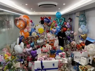 배우 이민호, 생일을 맞아 방 가득한 생일 선물로 둘러싸여...