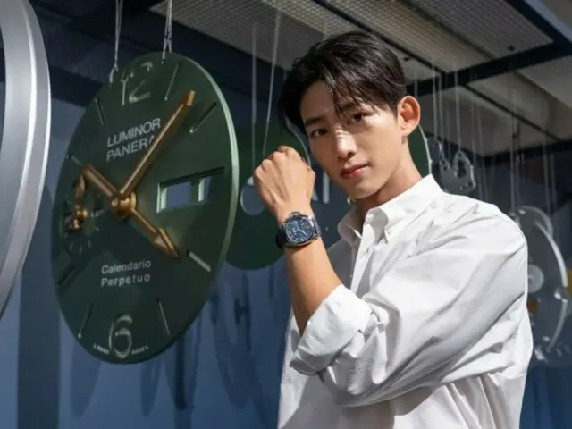 '2PM' 태연, 더욱 선명해진 비주얼에 시선 집중… 이탈리아 시계 브랜드 이벤트에 참석