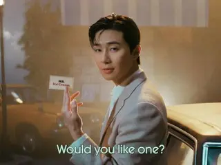 박서준, 댄디한 슈트 모습의 'Mr. Ice Cream'… 'So Jin의 집 2'의 PR도 잊지 않는다