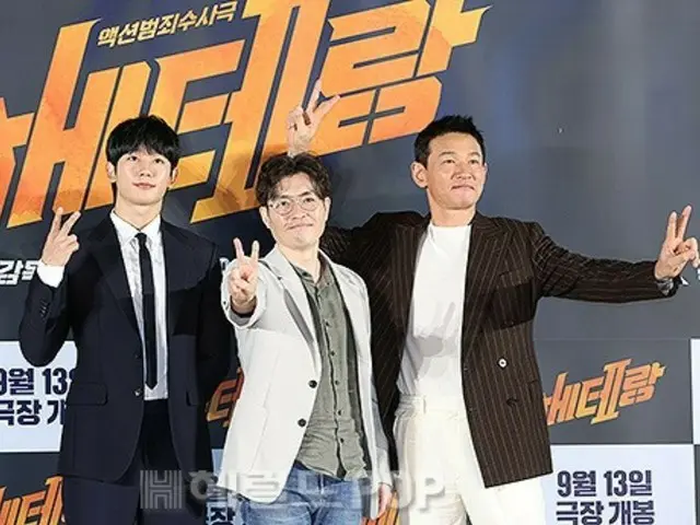 【포토】배우 Hwang Jung Min & Jun HaeIn & 류승완 감독, 영화 '베테랑 2'의 제작 보고회에 참가…“극장에서 만나요”