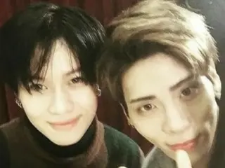 ‘샤이니’ 태민, 늦어지면서 밝힌 종현씨와의 추억…“나를 지키기 위해 맨발로 집에…”