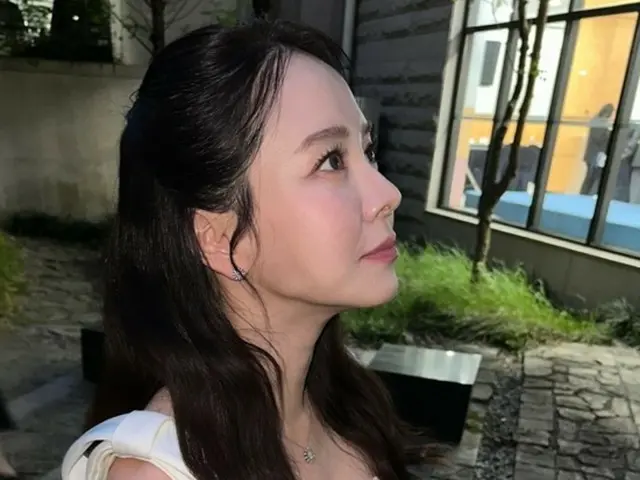 송지효, 본업 배우 복귀… 영화제에 여신 강림