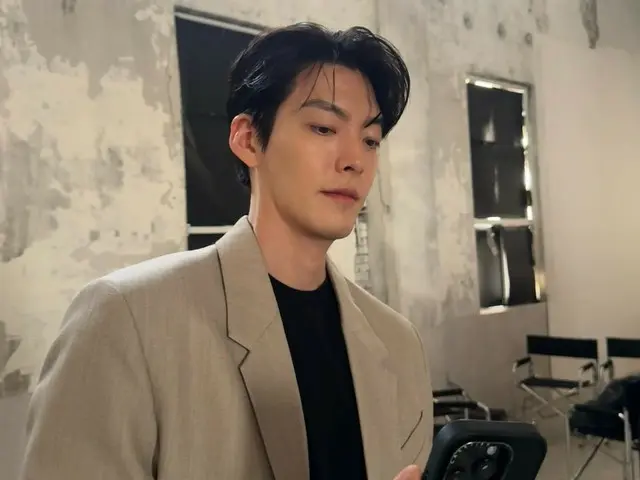 배우 김우빈, '평범한 하루'에서도 잘생긴 비주얼