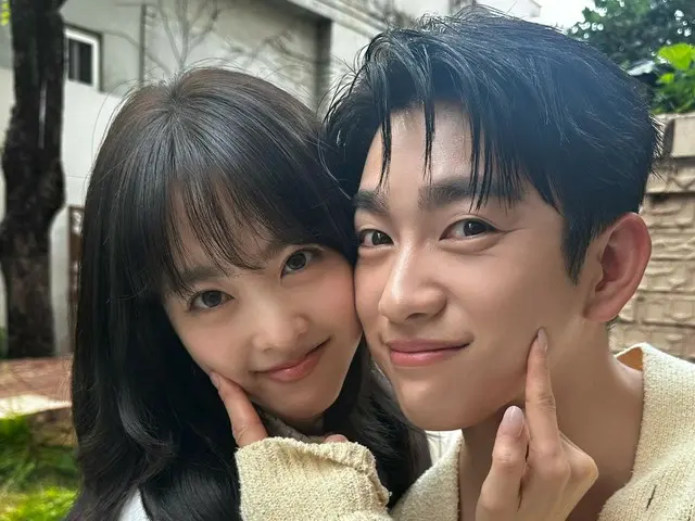 박보영&진영(GOT7), 새 드라마 '알 수 없는 서울' 커플 일찍 설레는 러브러브 투샷