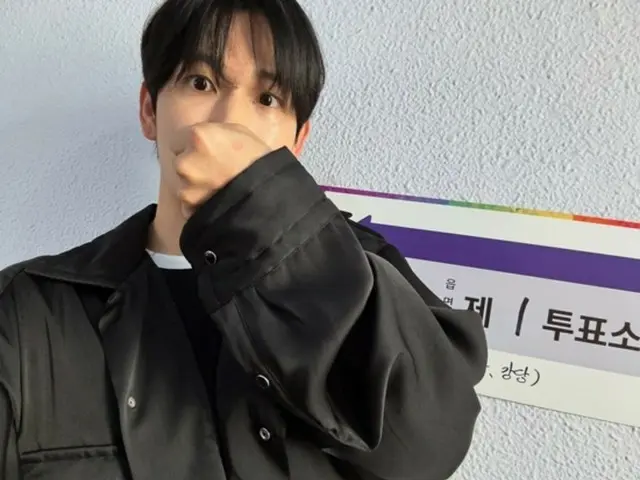 임시완, 정치색 논란을 의식했을까… 검은 옷을 입고 투표 완료