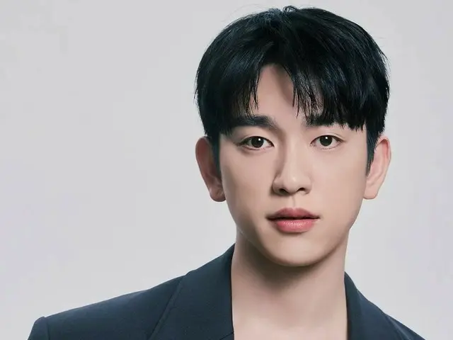 jinyoung(GOT7), 따뜻한 '미지의 서울'×쿨한 'Hi.5(하이파이브)'극과 극의 상반된 변신… "정말 같은 인물?"