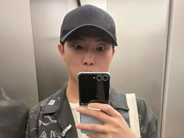 ‘BTS’ RM, 제대 2일차 근황 공개…“사회가 최고”