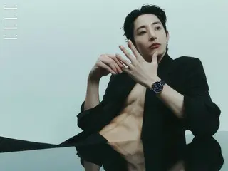 배우 이수혁, 그라비아 공개… 블랙 슈트 안의 완벽한 복근