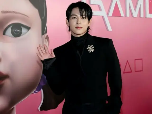 김시완, 올블랙인데 반짝반짝… 카리스마 발산
