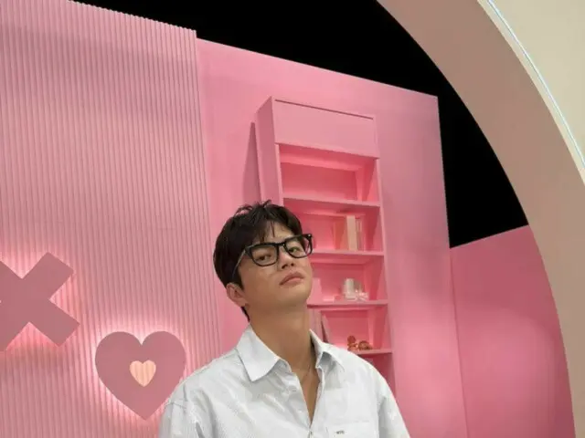 Seo In Guk, 핑크 세트로 남자친구 비주얼… '남자친구 없는 역사=나이, 졸업합니다' 방송 시작