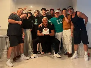 요시히로 아키야마, 생일 파티에 장군석&J-JUN&Yim Siwan 등이 집합… “나는 행복한 사람”