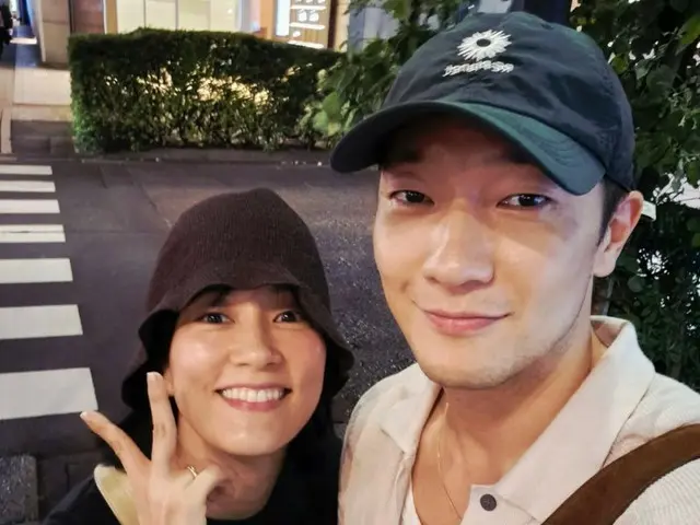 배우 송수쿠, 여름 도쿄를 만끽… 미즈카와 아사미와의 투샷도