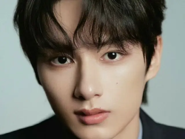 '세븐틴' 준, 배우로서 한국에서 무대인사... 영화 '포풍추영' 감독&PD와 함께