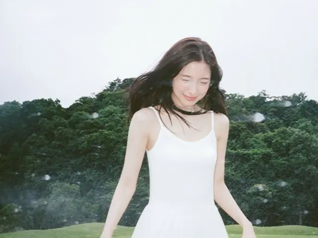 'OHMYGIRL' 아린, 데뷔 첫 포토북 '아린 in air' 발간… 청순, 순수한 매력 발산