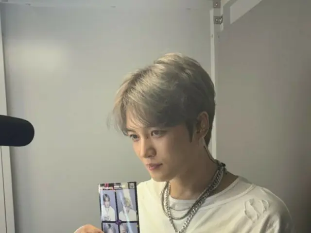 J-JUN, 백스테이지에서의 원시 모습 공개… 전력을 다하는 프로의 오라