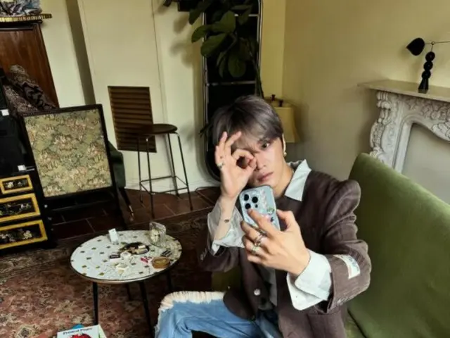 J-JUN, 귀여운 모습으로 셀카…탱크탑으로 섹시함 업