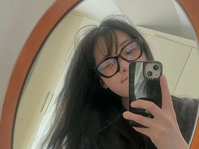 김민하, 이준호(2PM)와 로맨스 공연 중… 주근깨까지 매력적인 근황샷