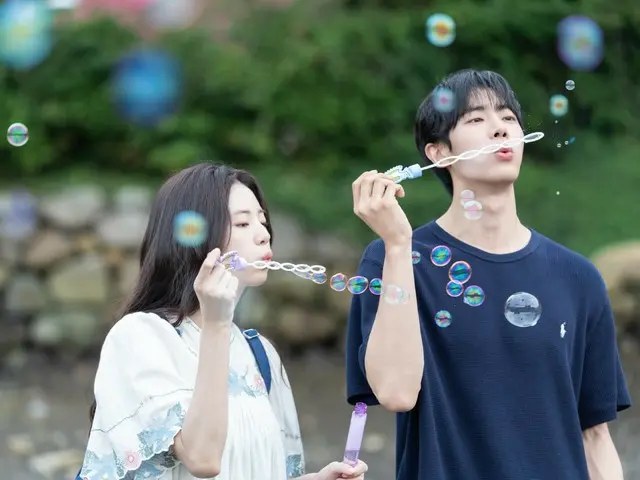 영화 "오늘 밤, 세계에서 이 사랑이 사라져도" 한국판, Choo Young Woo & Shin Sia의 공식 스틸을 공개…토키메키 UP