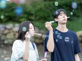 영화 "오늘 밤, 세계에서 이 사랑이 사라져도" 한국판, Choo Young Woo & Shin Sia의 공식 스틸을 공개…토키메키 UP